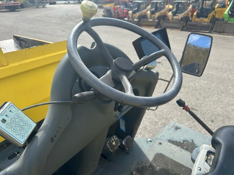 Neuson 3001 (3861) - Minidömper: 4 kép. Neuson 3001 (3861) - Minidömper: 4 kép.