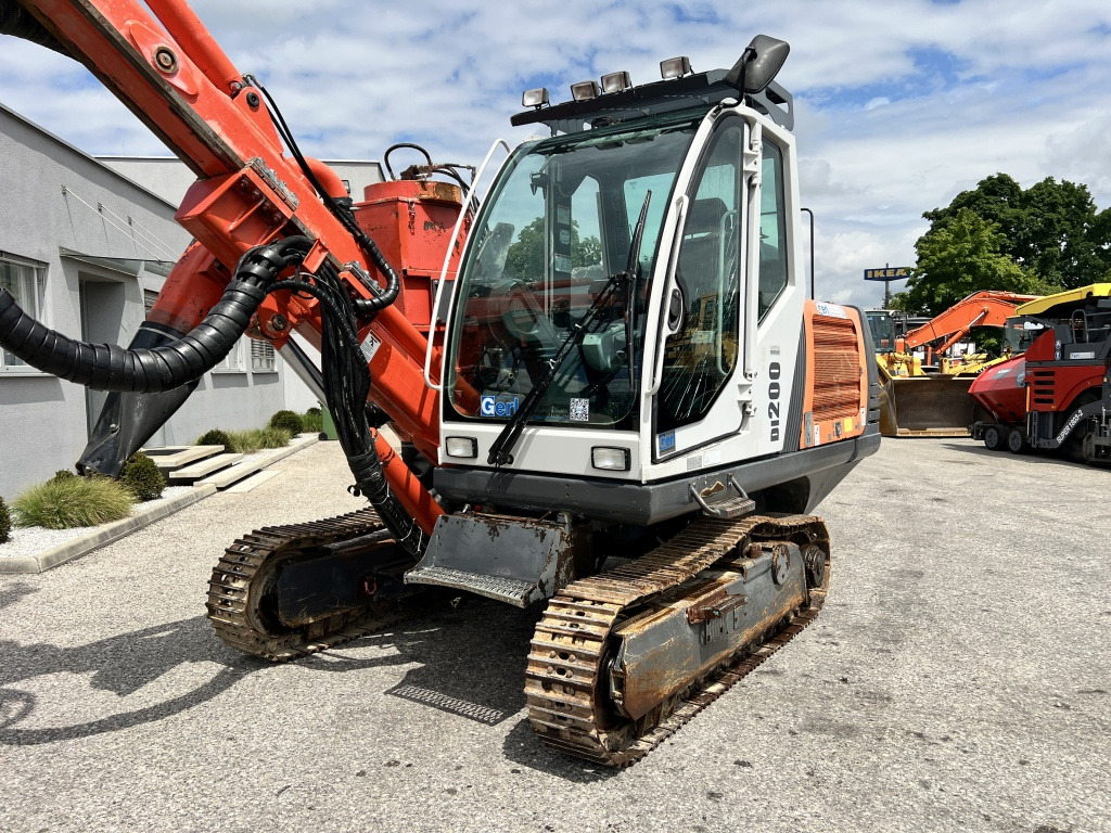 Sandvik DI 200 (111633) - Fúrógép: 4 kép. Sandvik DI 200 (111633) - Fúrógép: 4 kép.