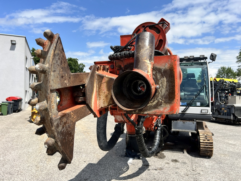 Sandvik DI 200 (111633) - Fúrógép: 5 kép. Sandvik DI 200 (111633) - Fúrógép: 5 kép.