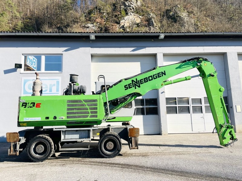 Sennebogen 818E (3723) - Hulladék kotró: 2 kép. Sennebogen 818E (3723) - Hulladék kotró: 2 kép.