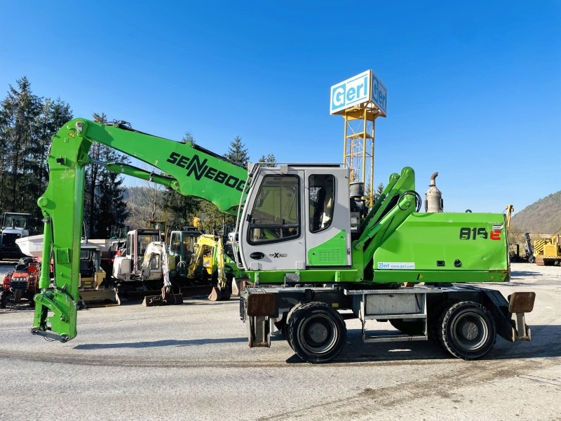 Sennebogen 818E (3723) - Hulladék kotró: 4 kép. Sennebogen 818E (3723) - Hulladék kotró: 4 kép.