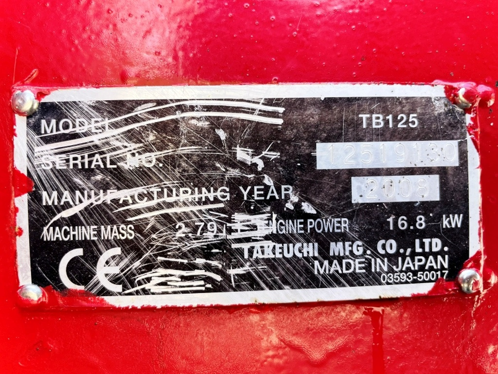 Takeuchi TB125 (4004) - Minikotró: 3 kép. Takeuchi TB125 (4004) - Minikotró: 3 kép.