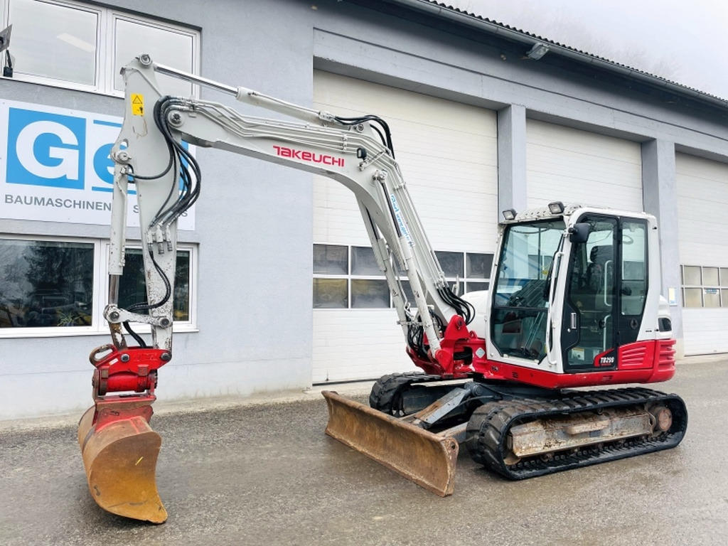 Takeuchi TB290 (3925) - Minikotró: 3 kép. Takeuchi TB290 (3925) - Minikotró: 3 kép.