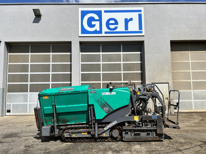 Vögele Super 800 Typ 0790 (110879) - Útburkológép: 1 kép. Vögele Super 800 Typ 0790 (110879) - Útburkológép: 1 kép.