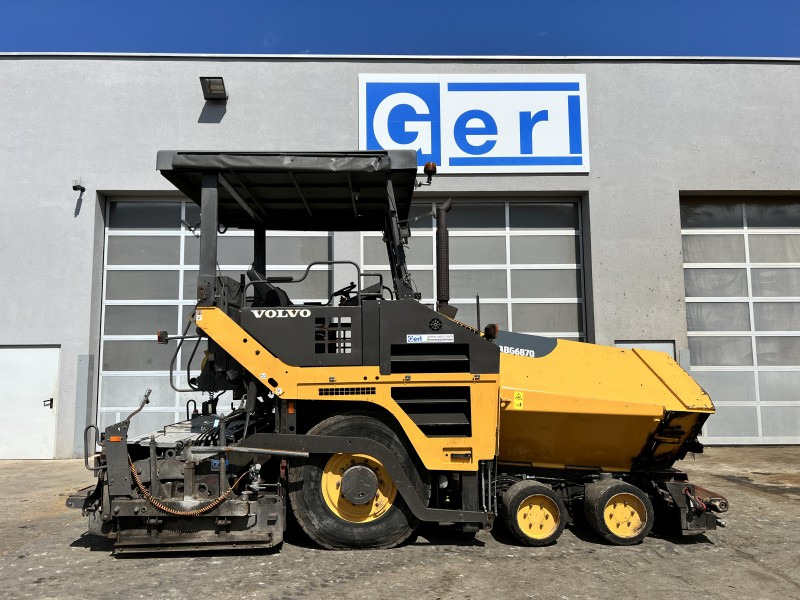 Volvo-ABG 6870 (110867) - Útburkológép: 4 kép. Volvo-ABG 6870 (110867) - Útburkológép: 4 kép.