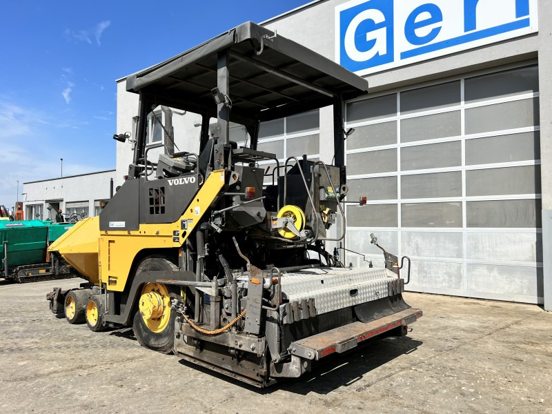 Volvo-ABG 6870 (110867) - Útburkológép: 3 kép. Volvo-ABG 6870 (110867) - Útburkológép: 3 kép.