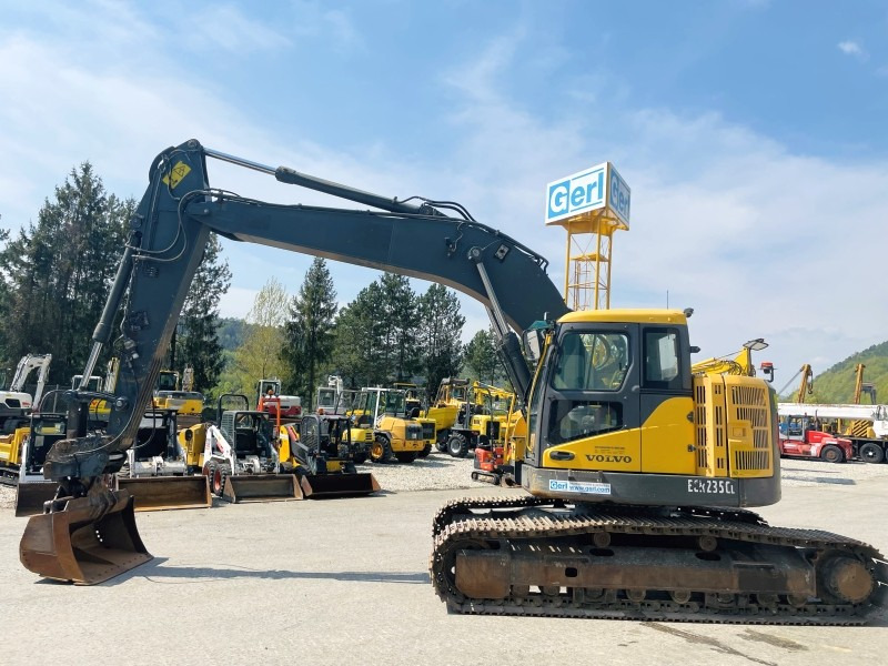 Volvo ECR235CL (3445) - Lánctalpas kotró: 1 kép. Volvo ECR235CL (3445) - Lánctalpas kotró: 1 kép.