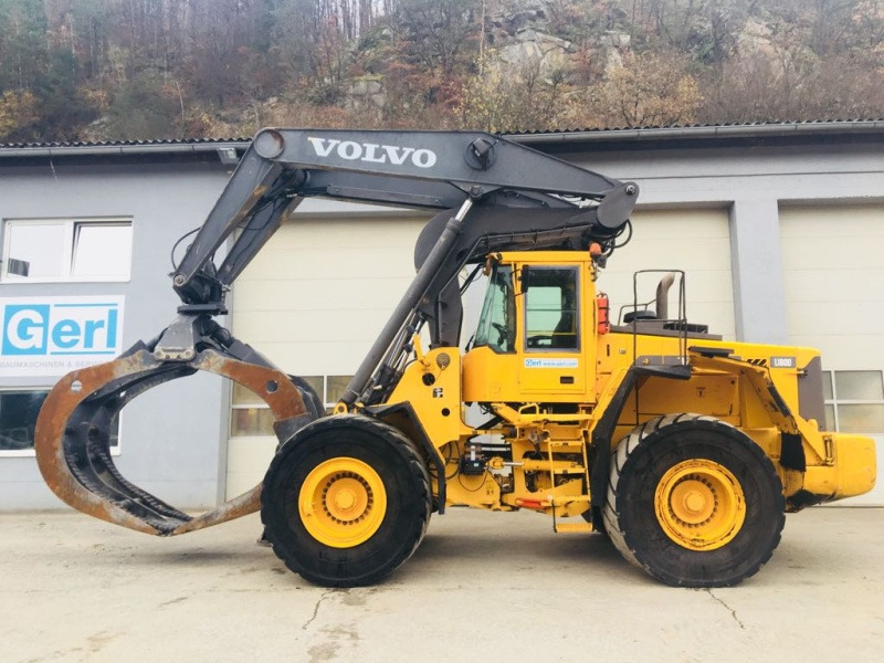 Volvo L 180 D HL (108522) - Gumikerekes homlokrakodó: 1 kép. Volvo L 180 D HL (108522) - Gumikerekes homlokrakodó: 1 kép.
