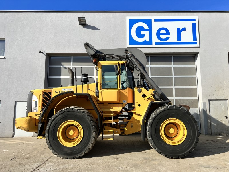 Volvo L 180 E HL (110814) - Gumikerekes homlokrakodó: 5 kép. Volvo L 180 E HL (110814) - Gumikerekes homlokrakodó: 5 kép.