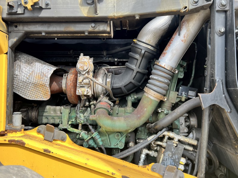 Gumikerekes homlokrakodó Volvo L 180 G HL (110940): 11 kép.