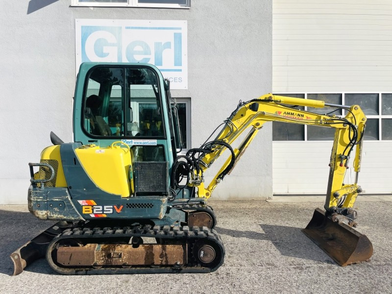 Yanmar B25V (3699) - Minikotró: 2 kép. Yanmar B25V (3699) - Minikotró: 2 kép.