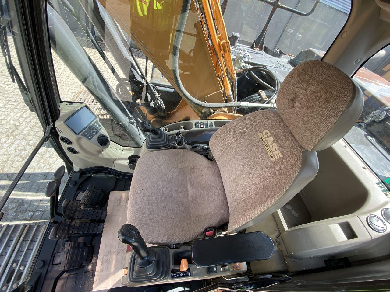 Case CX210C - Lánctalpas kotró: 3 kép. Case CX210C - Lánctalpas kotró: 3 kép.