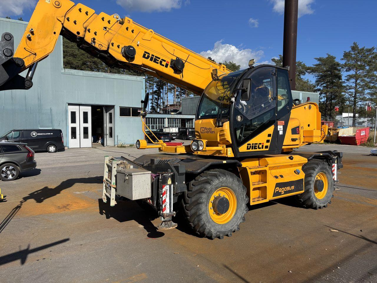 Dieci Pegasus 50.21 - Teleszkópos rakodó: 3 kép. Dieci Pegasus 50.21 - Teleszkópos rakodó: 3 kép.