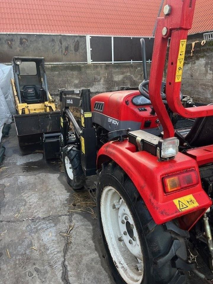 Dong feng DF304 - Kistraktor: 3 kép. Dong feng DF304 - Kistraktor: 3 kép.