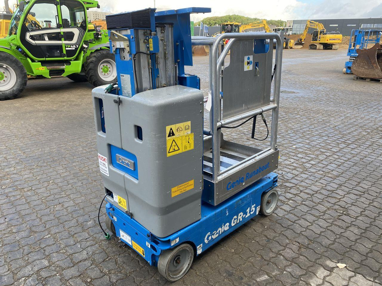 Genie GR-15 - Oszlopos személyemelő: 4 kép. Genie GR-15 - Oszlopos személyemelő: 4 kép.