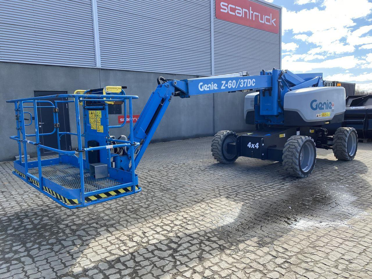 Genie Z60/37 DC - Személyemelő: 1 kép. Genie Z60/37 DC - Személyemelő: 1 kép.