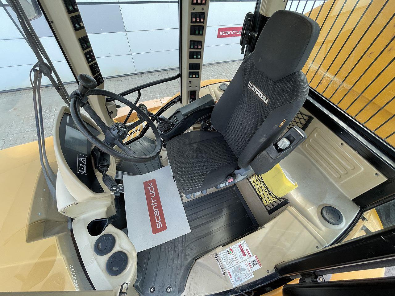 Hydrema 922D - Csuklós dömper: 3 kép. Hydrema 922D - Csuklós dömper: 3 kép.