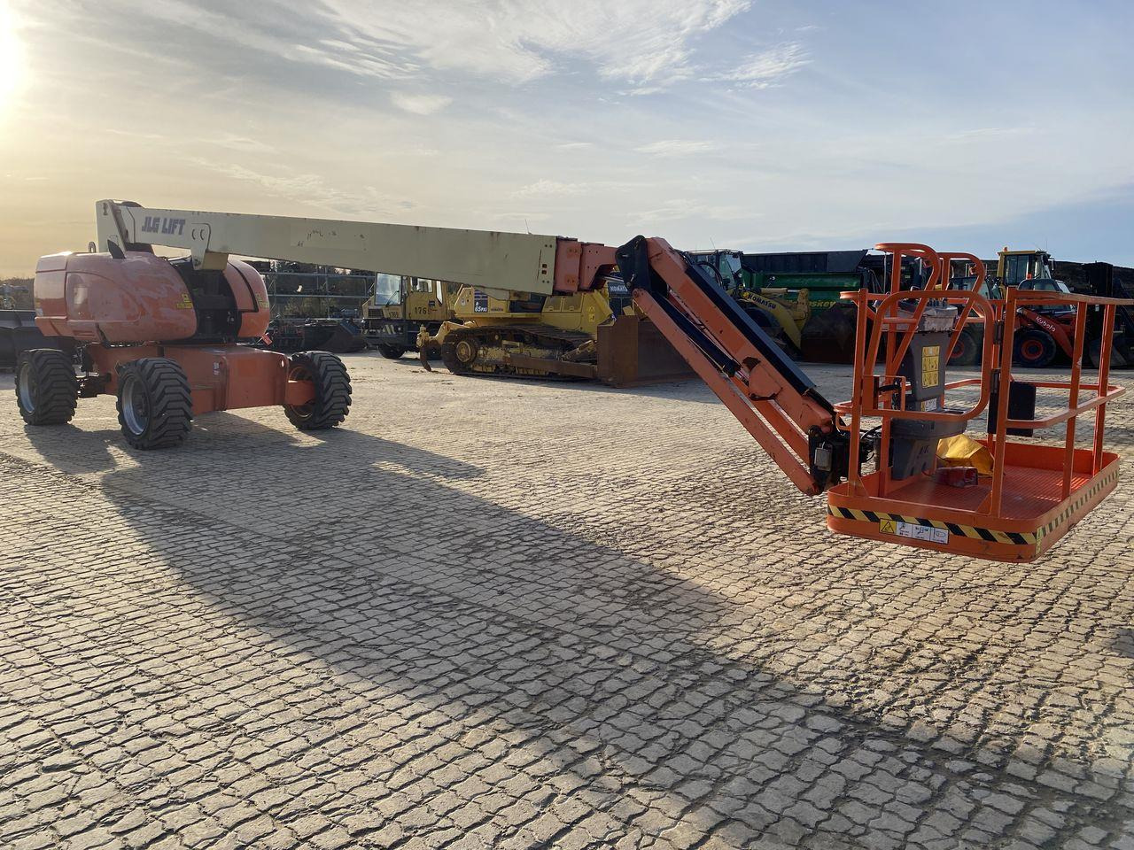 JLG 860SJ - Teleszkópos emelő: 5 kép. JLG 860SJ - Teleszkópos emelő: 5 kép.