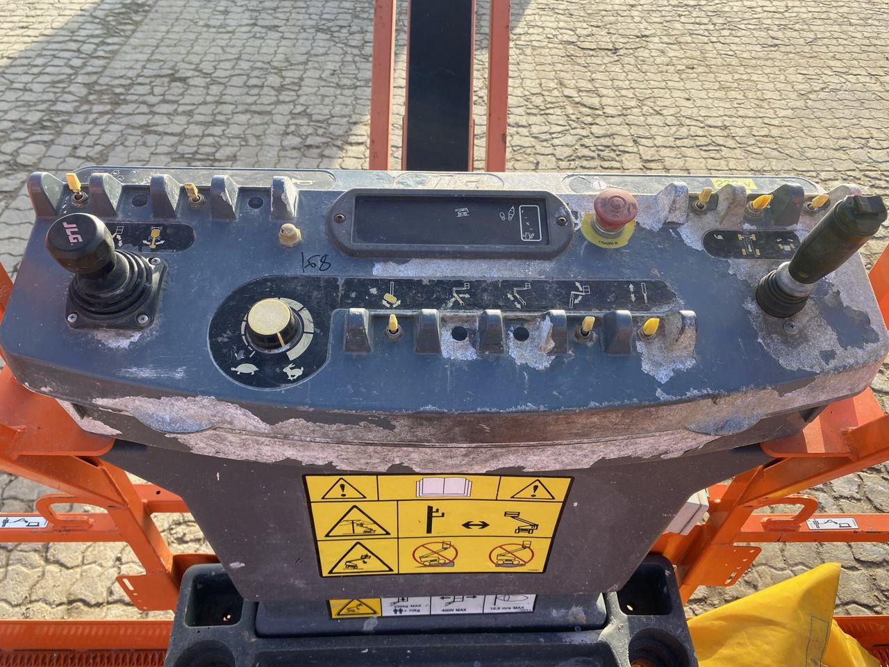 JLG 860SJ - Teleszkópos emelő: 3 kép. JLG 860SJ - Teleszkópos emelő: 3 kép.