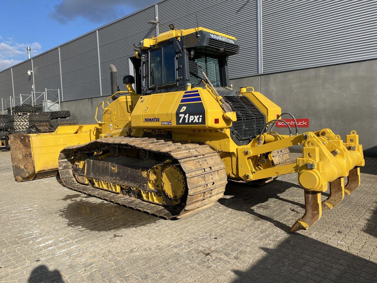 Komatsu D71PXI-24EO - Buldózer: 2 kép. Komatsu D71PXI-24EO - Buldózer: 2 kép.