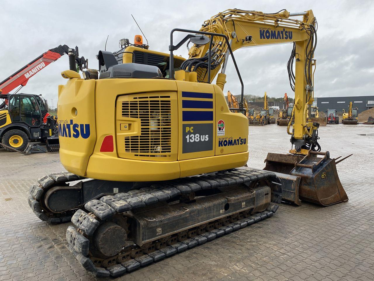 Komatsu PC138US-11 - Lánctalpas kotró: 4 kép. Komatsu PC138US-11 - Lánctalpas kotró: 4 kép.