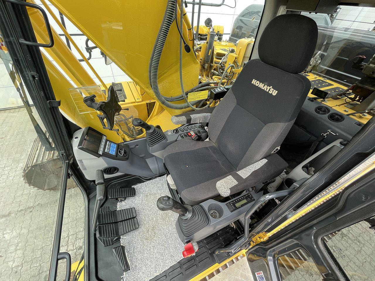 Komatsu PC290LC-11EO - Lánctalpas kotró: 3 kép. Komatsu PC290LC-11EO - Lánctalpas kotró: 3 kép.