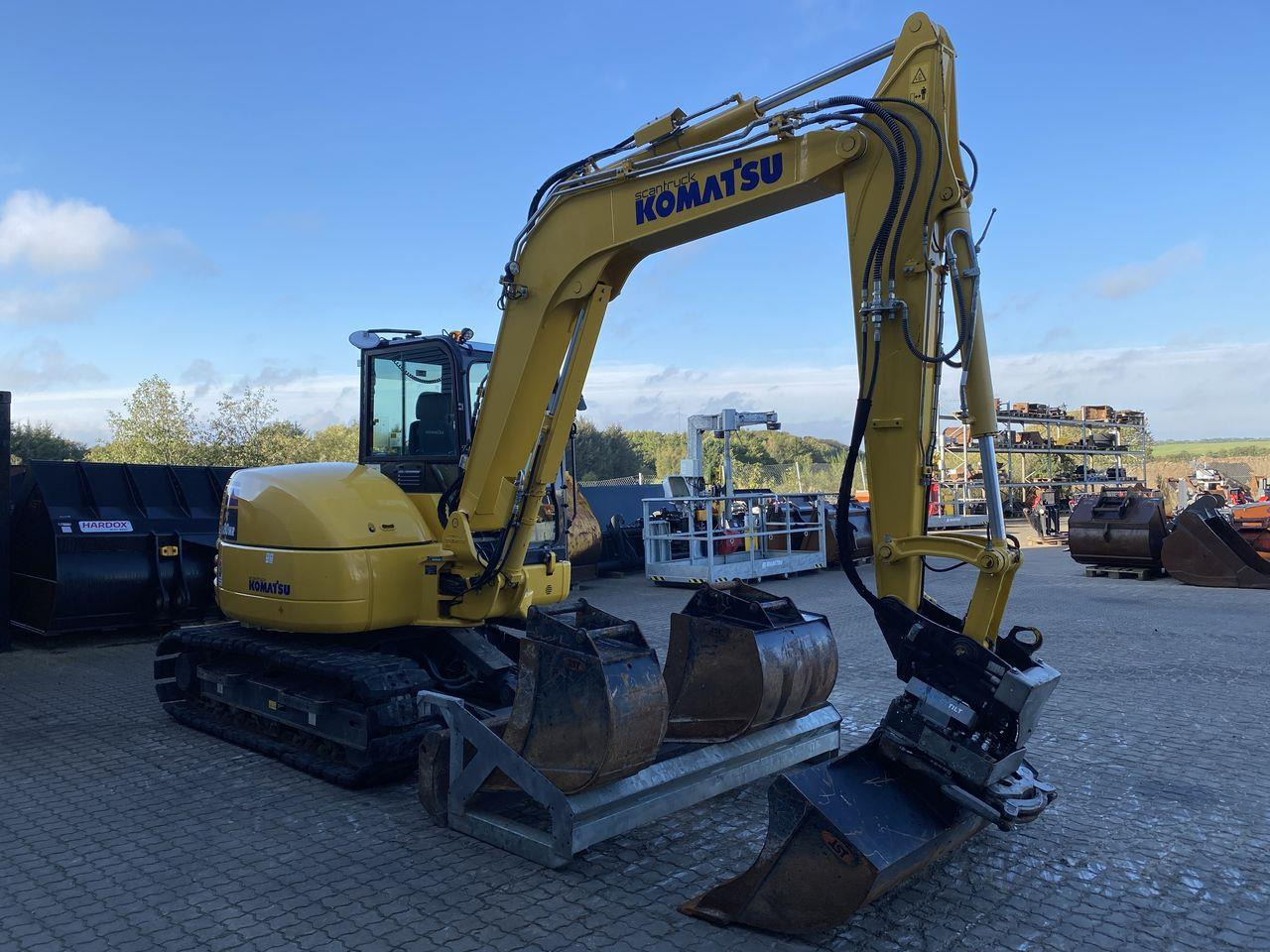 Komatsu PC80MR-5EO - Minikotró: 5 kép. Komatsu PC80MR-5EO - Minikotró: 5 kép.