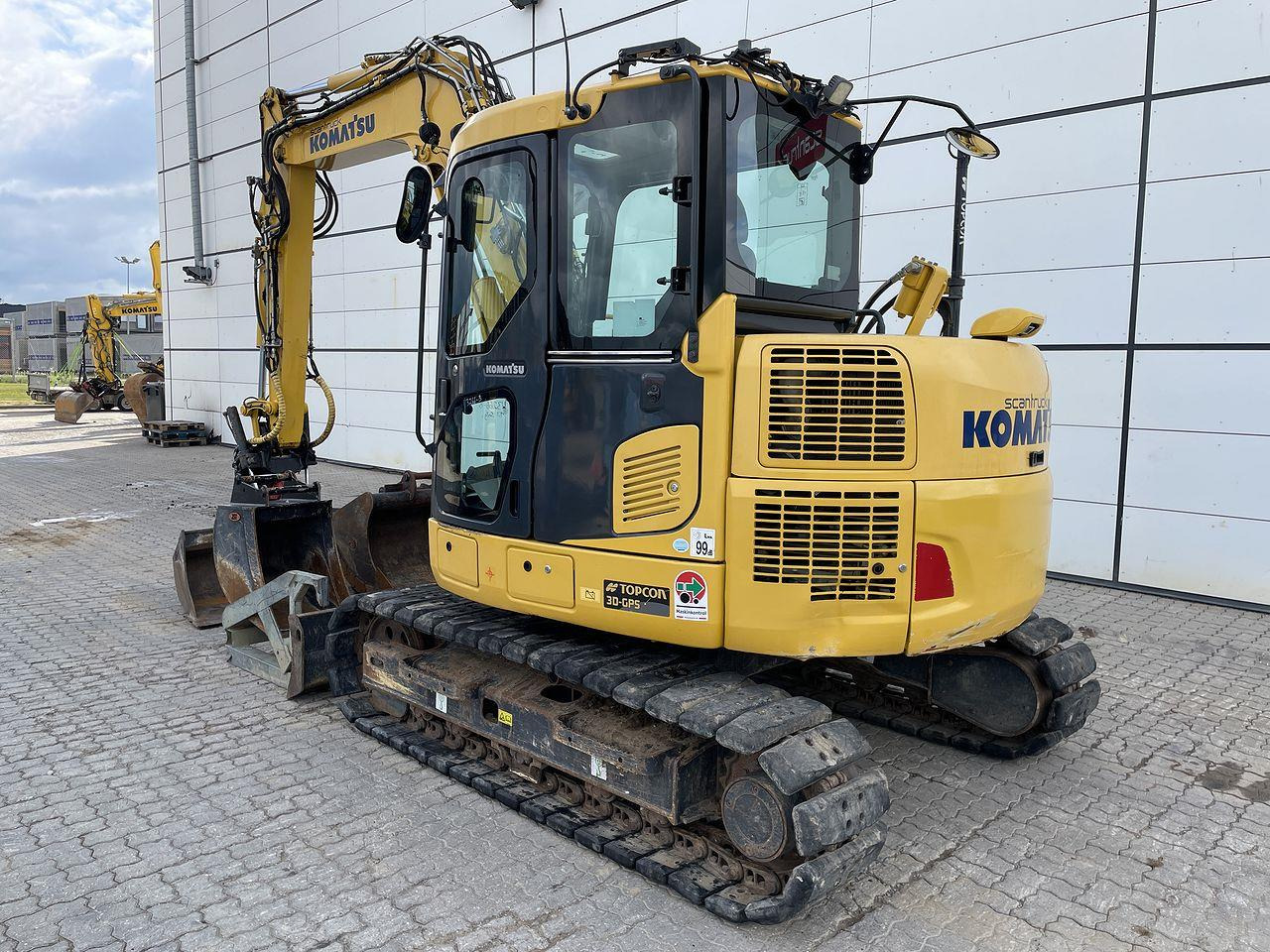 Komatsu PC88MR-10 med Topcon - Minikotró: 2 kép. Komatsu PC88MR-10 med Topcon - Minikotró: 2 kép.