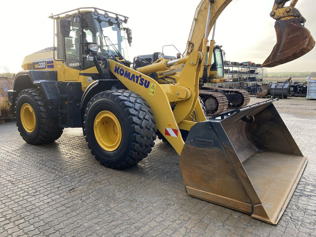 Komatsu WA320-8EO - Gumikerekes homlokrakodó: 5 kép. Komatsu WA320-8EO - Gumikerekes homlokrakodó: 5 kép.