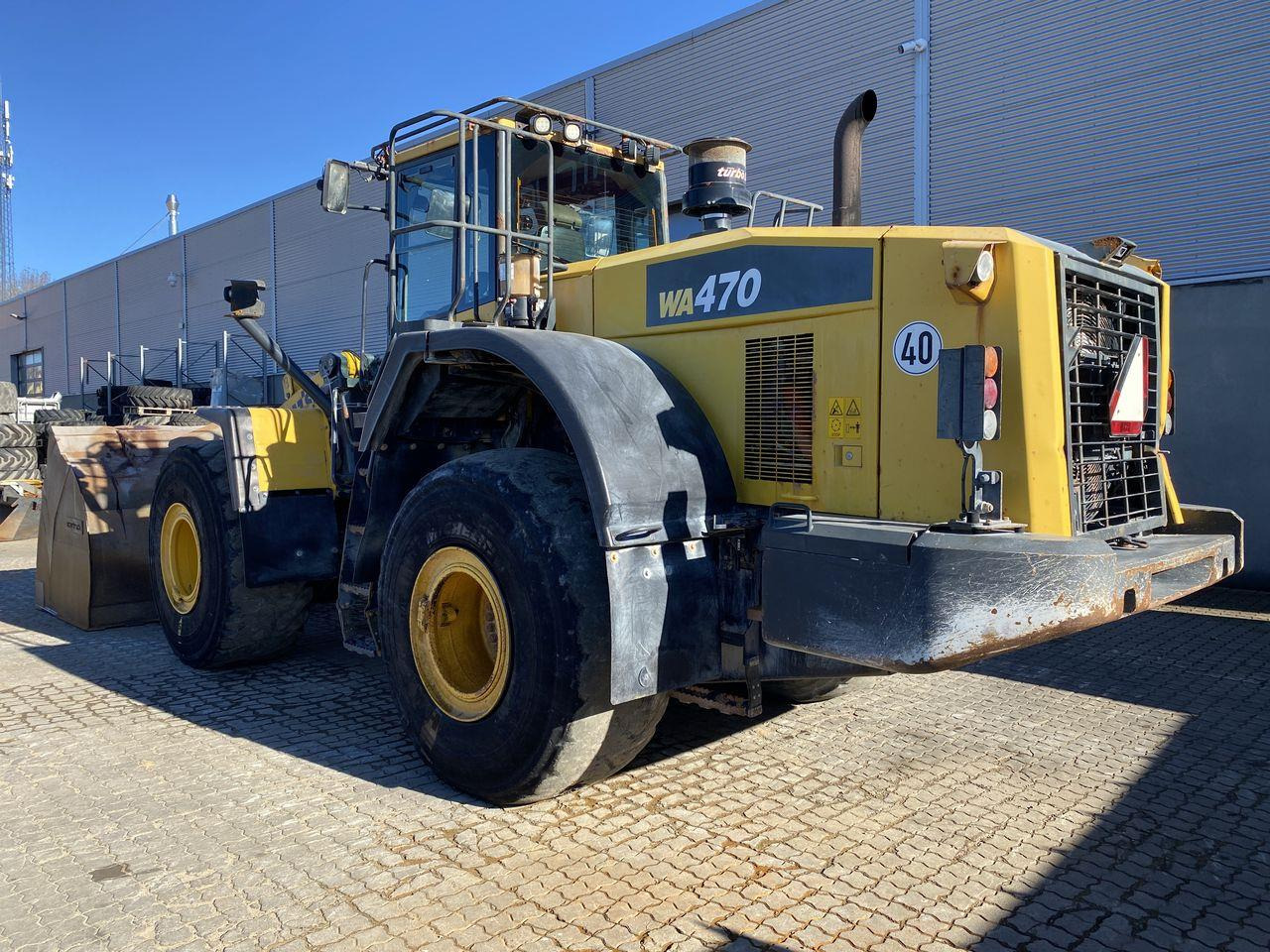 Komatsu WA470-7 - Gumikerekes homlokrakodó: 2 kép. Komatsu WA470-7 - Gumikerekes homlokrakodó: 2 kép.