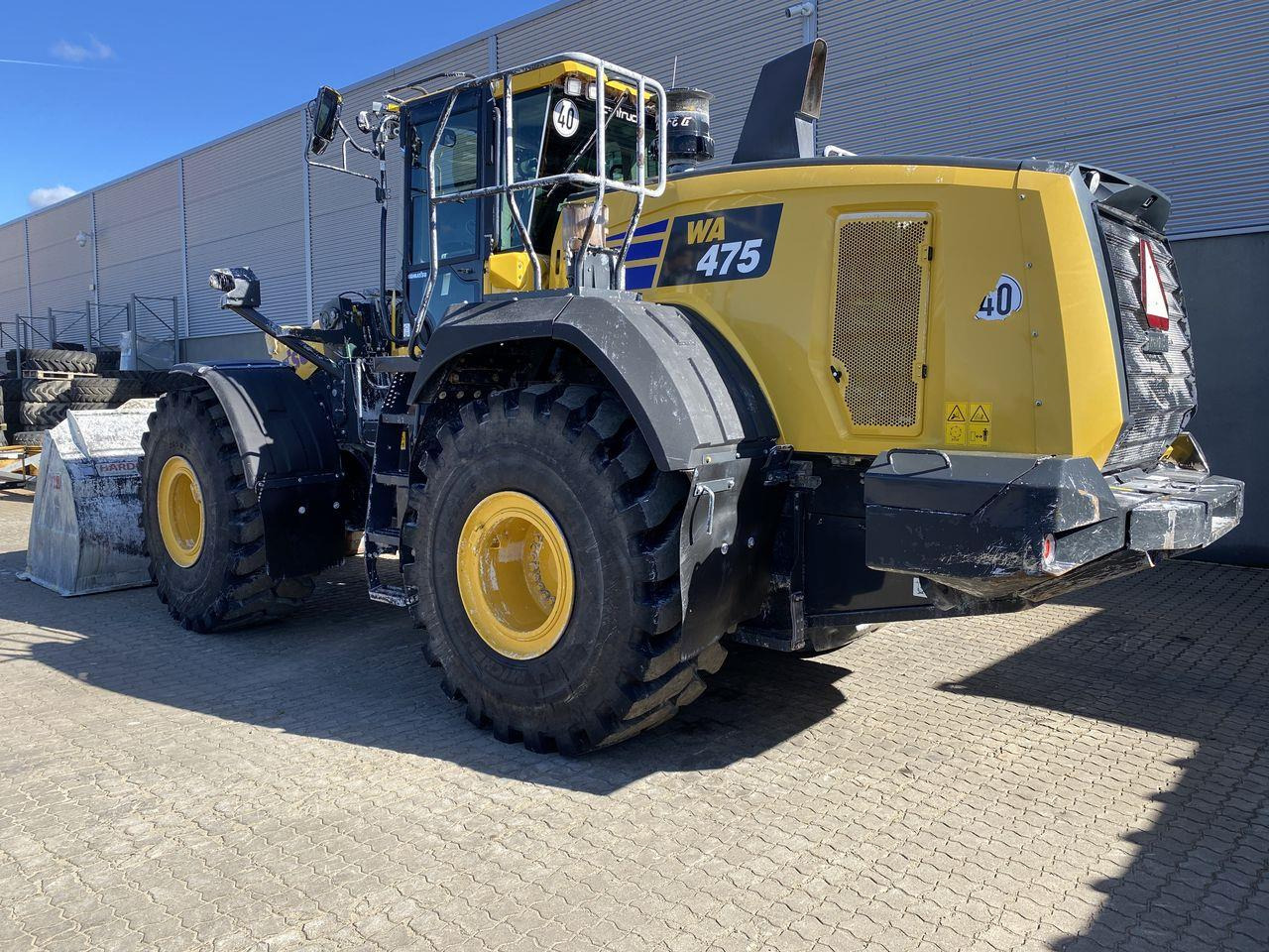 Komatsu WA475-10EO - Gumikerekes homlokrakodó: 2 kép. Komatsu WA475-10EO - Gumikerekes homlokrakodó: 2 kép.