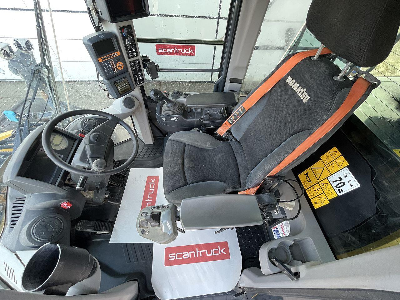 Komatsu WA475-10EO - Gumikerekes homlokrakodó: 3 kép. Komatsu WA475-10EO - Gumikerekes homlokrakodó: 3 kép.