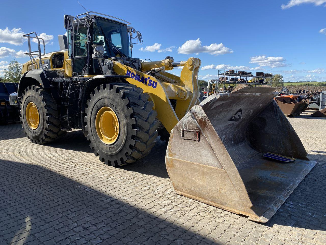 Komatsu WA475-10EO - Gumikerekes homlokrakodó: 5 kép. Komatsu WA475-10EO - Gumikerekes homlokrakodó: 5 kép.