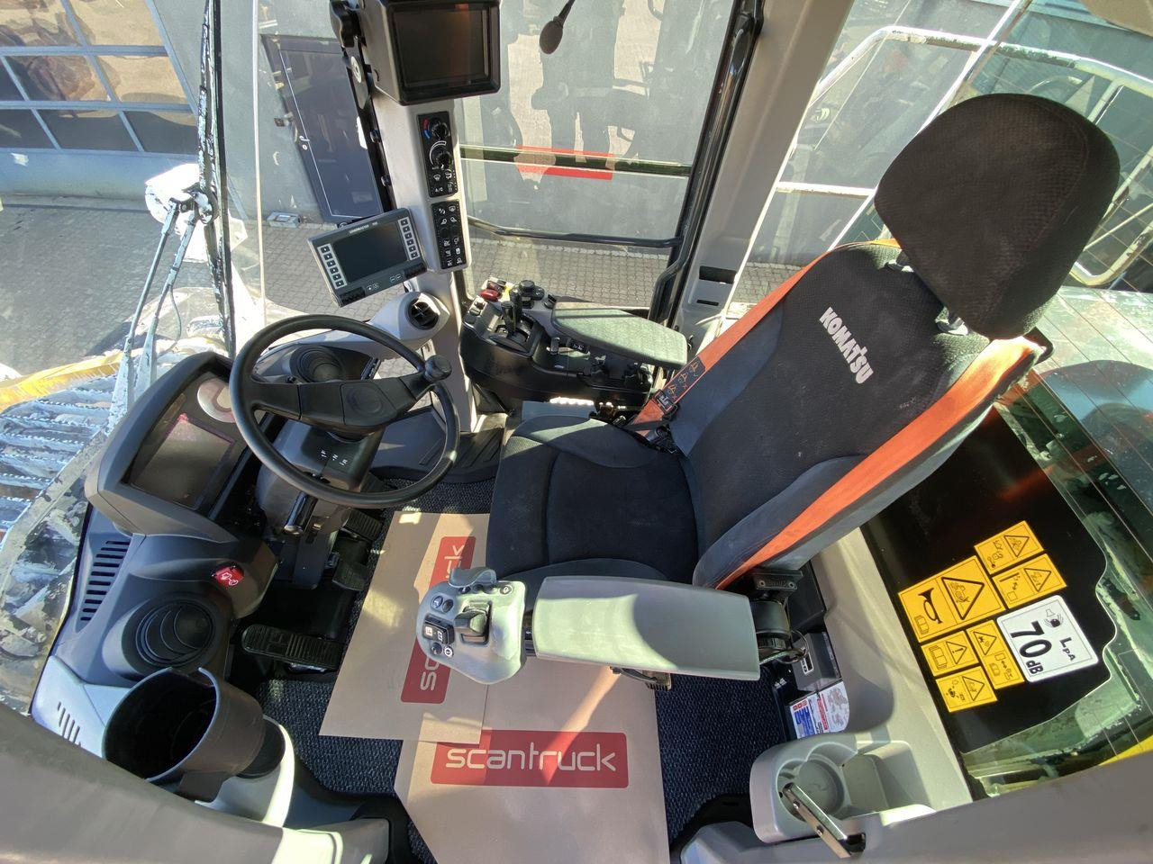 Komatsu WA475-10EO - Gumikerekes homlokrakodó: 3 kép. Komatsu WA475-10EO - Gumikerekes homlokrakodó: 3 kép.