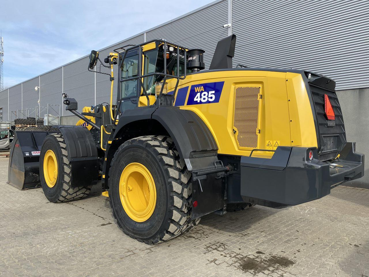 Komatsu WA485-11EO - Gumikerekes homlokrakodó: 2 kép. Komatsu WA485-11EO - Gumikerekes homlokrakodó: 2 kép.