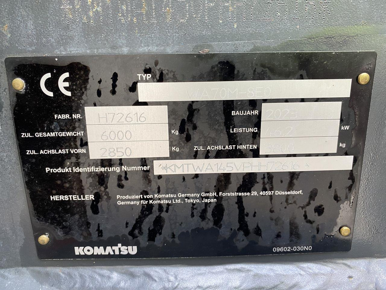 Derékcsuklós rakodó Komatsu WA70M-8EO: 10 kép.