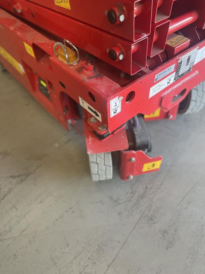 LGMG S0607E II - Ollós emelő: 3 kép. LGMG S0607E II - Ollós emelő: 3 kép.