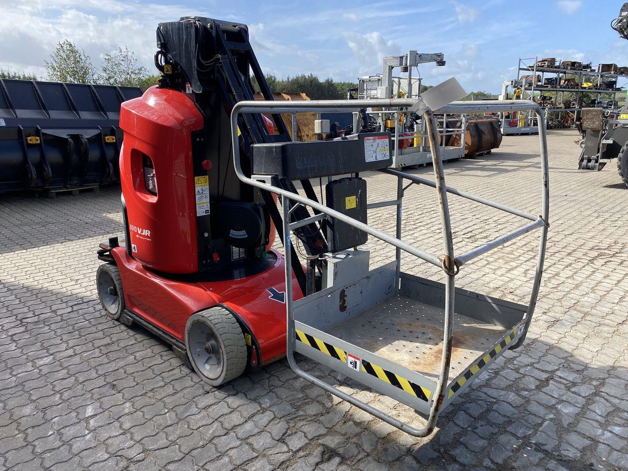Manitou 100VJR - Oszlopos személyemelő: 5 kép. Manitou 100VJR - Oszlopos személyemelő: 5 kép.