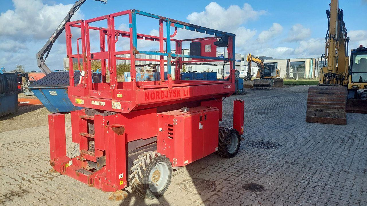 Manitou 120SC - Ollós emelő: 3 kép. Manitou 120SC - Ollós emelő: 3 kép.