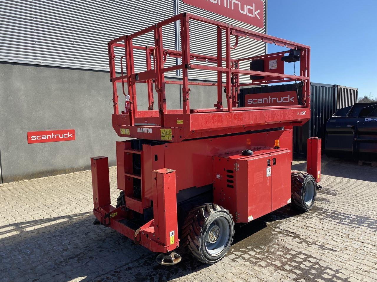 Manitou 140SC - Ollós emelő: 1 kép. Manitou 140SC - Ollós emelő: 1 kép.