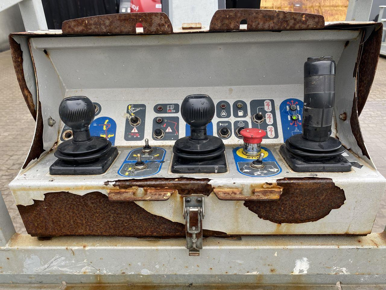 Manitou 160ATJ+ - Személyemelő: 3 kép. Manitou 160ATJ+ - Személyemelő: 3 kép.