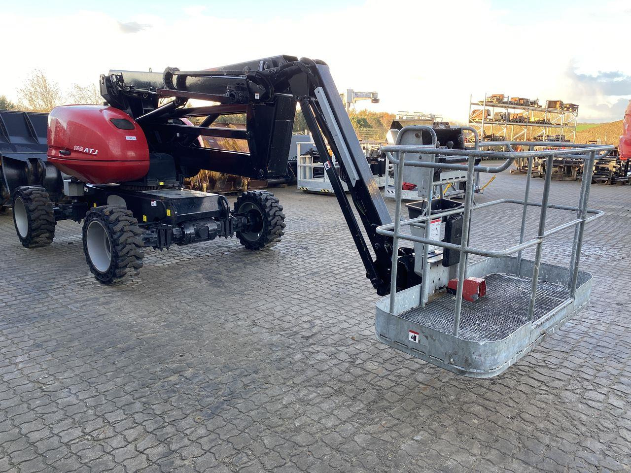 Manitou 160ATJ RC - Személyemelő: 5 kép. Manitou 160ATJ RC - Személyemelő: 5 kép.