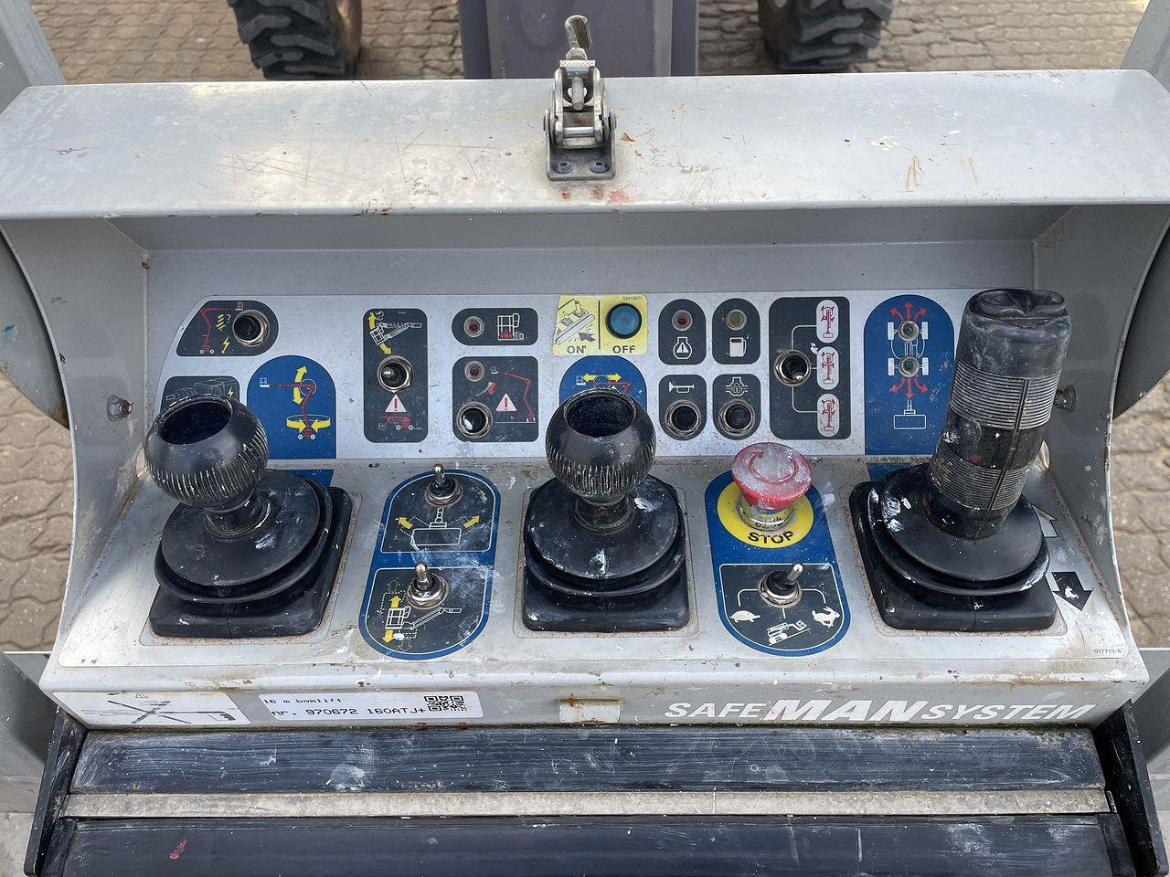 Manitou 160ATJ+ RC - Személyemelő: 3 kép. Manitou 160ATJ+ RC - Személyemelő: 3 kép.