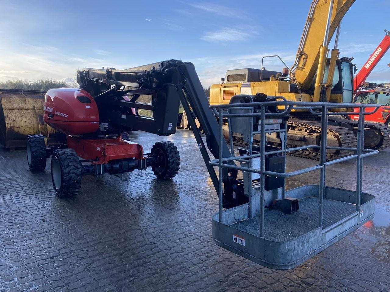 Manitou 160ATJ RC - Személyemelő: 5 kép. Manitou 160ATJ RC - Személyemelő: 5 kép.