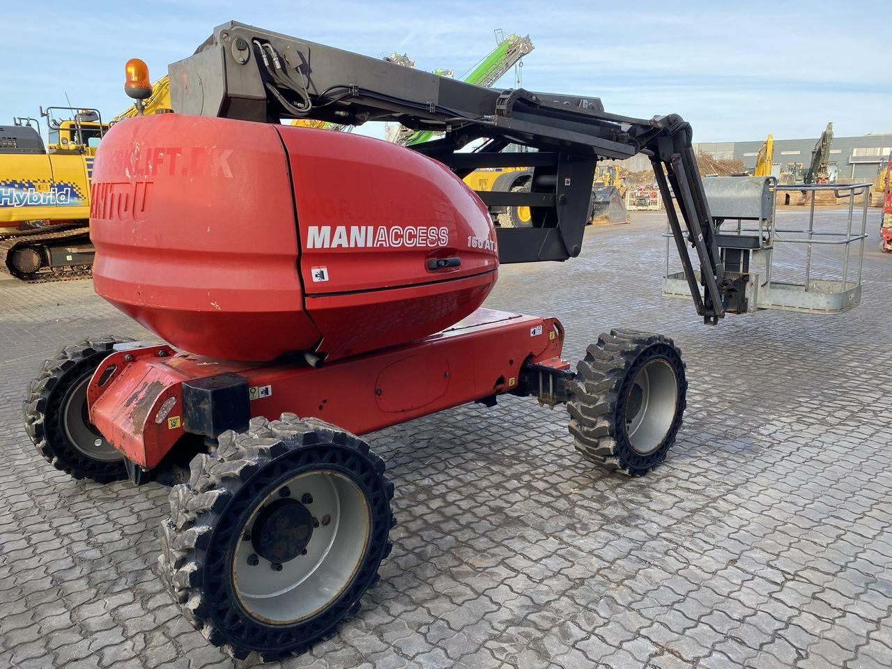Manitou 160ATJ RC - Személyemelő: 4 kép. Manitou 160ATJ RC - Személyemelő: 4 kép.