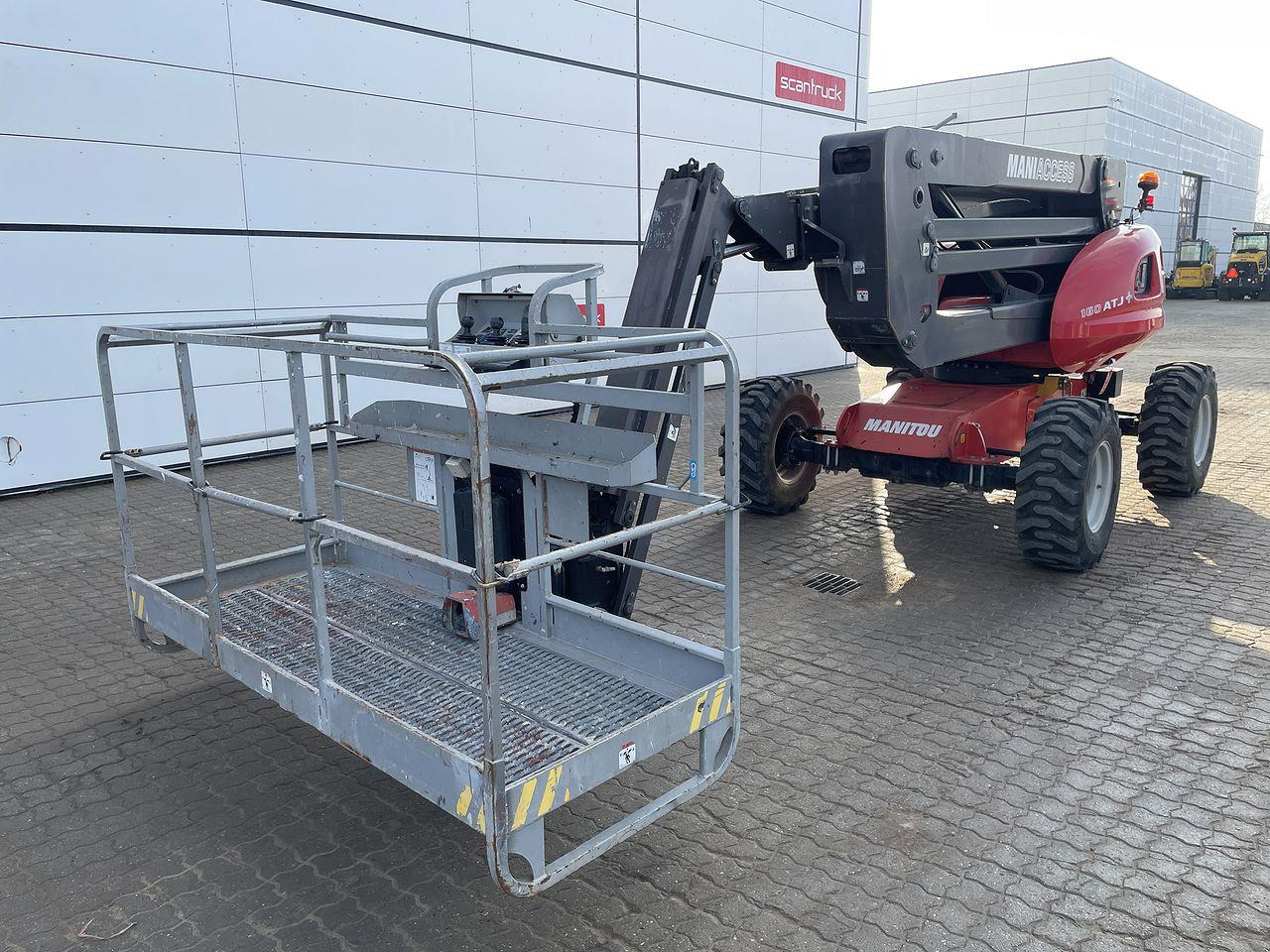 Manitou 160ATJ+ RC - Személyemelő: 1 kép. Manitou 160ATJ+ RC - Személyemelő: 1 kép.