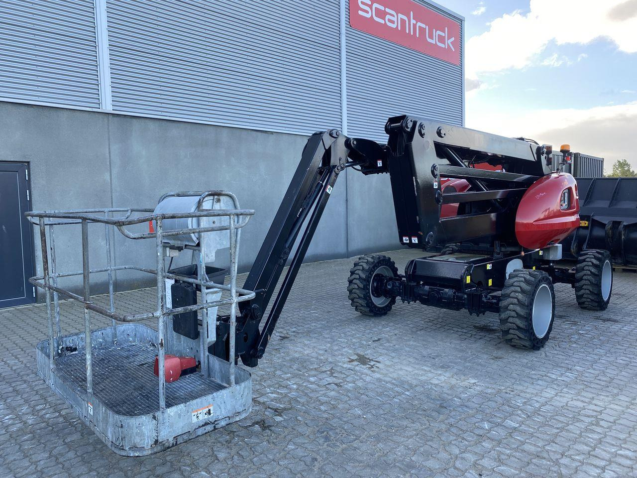 Manitou 160ATJ RC - Személyemelő: 1 kép. Manitou 160ATJ RC - Személyemelő: 1 kép.
