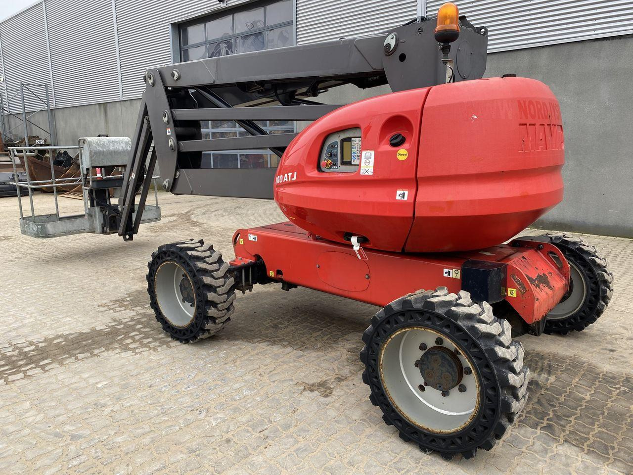 Manitou 160ATJ RC - Személyemelő: 2 kép. Manitou 160ATJ RC - Személyemelő: 2 kép.