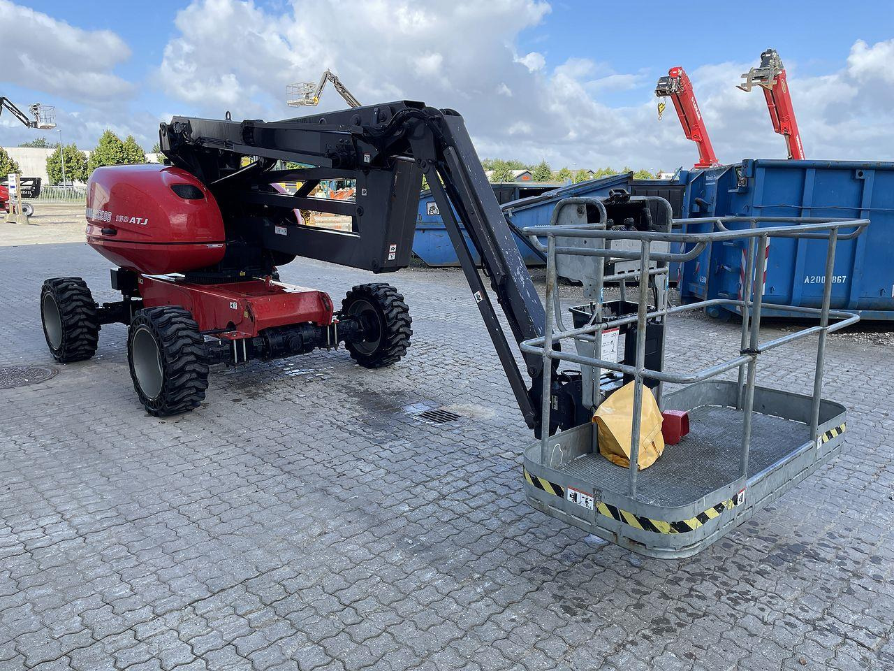 Manitou 160ATJ RC - Személyemelő: 5 kép. Manitou 160ATJ RC - Személyemelő: 5 kép.