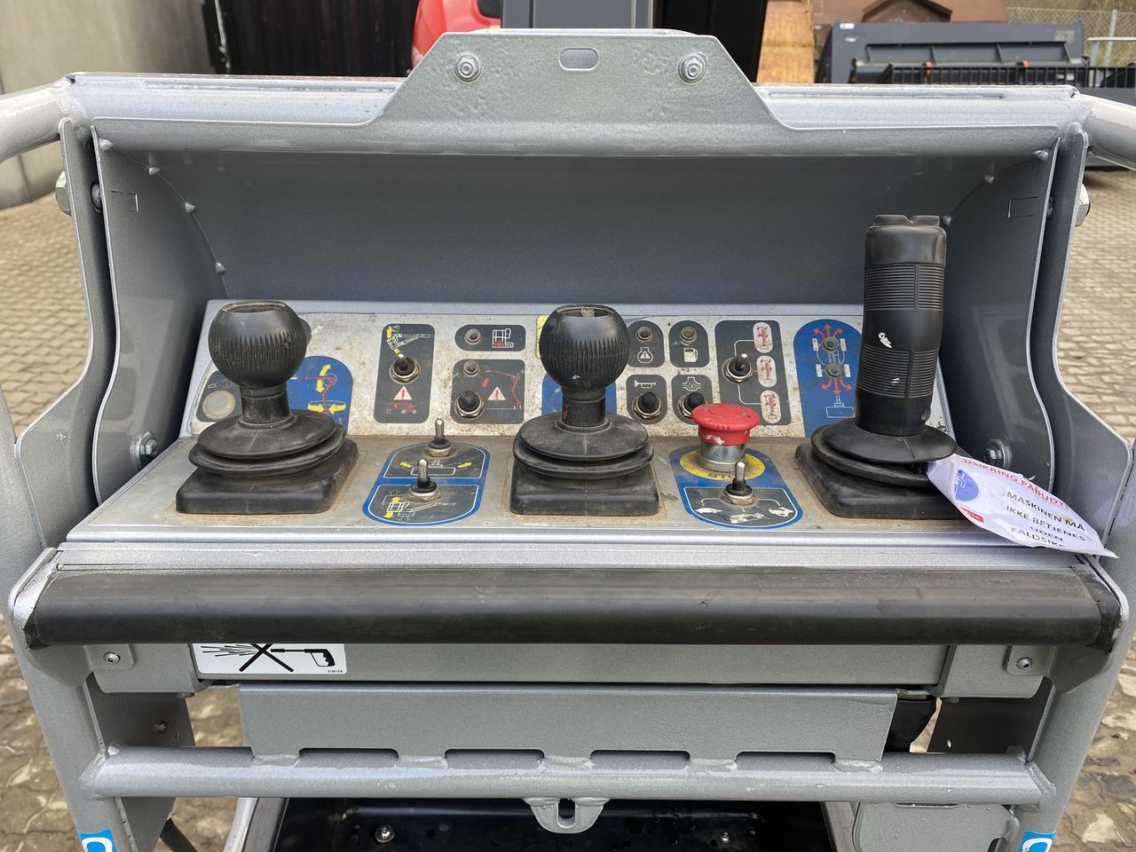 Manitou 160ATJ RC E3 - Személyemelő: 3 kép. Manitou 160ATJ RC E3 - Személyemelő: 3 kép.